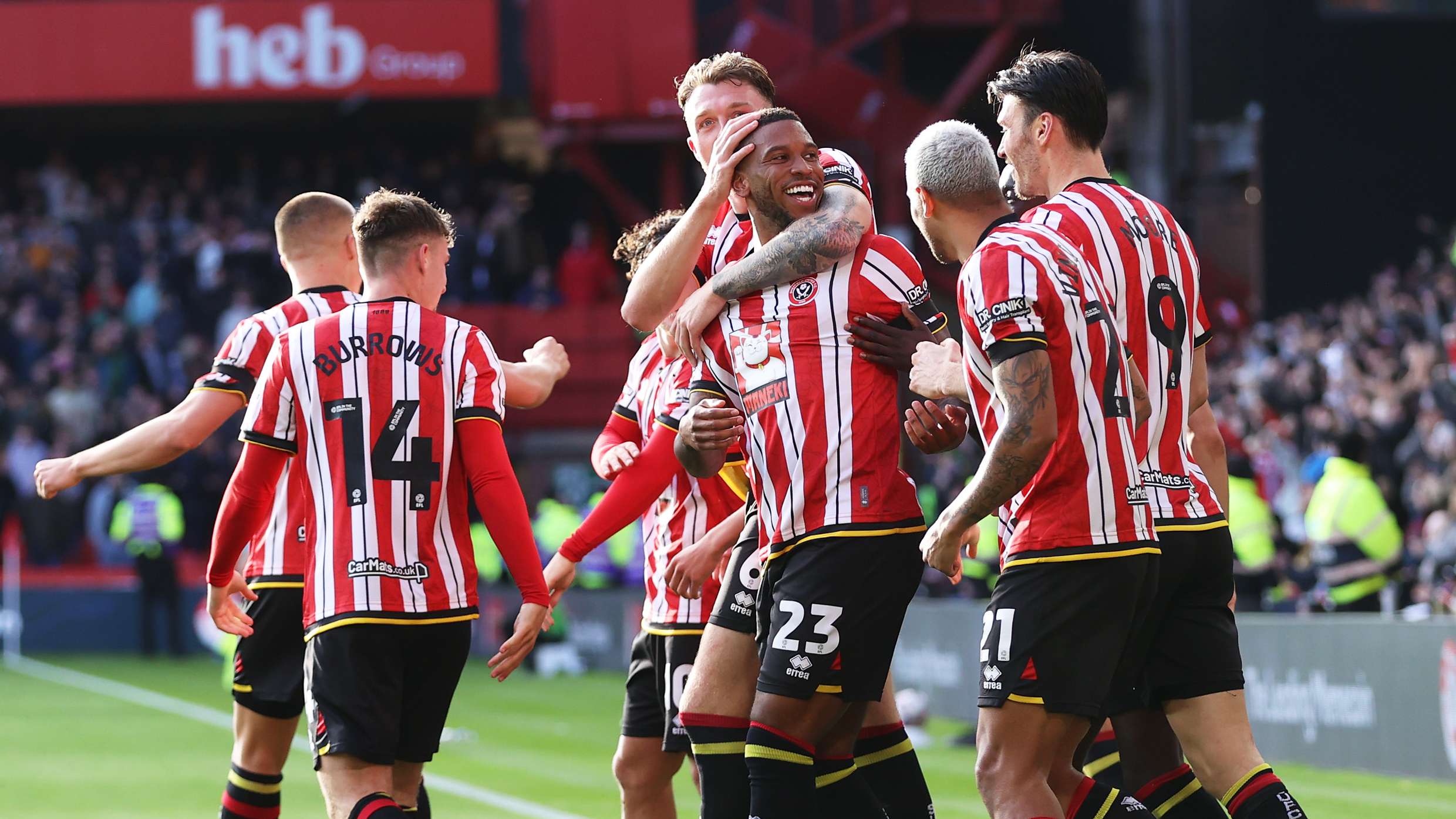 更反映了足 更反映了足